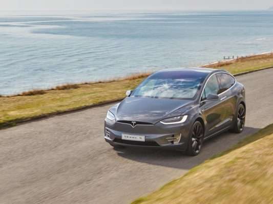 Towing with electric cars