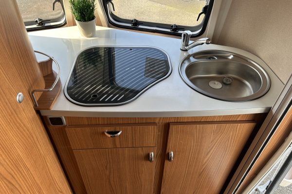 2012 Eriba Familia 320 [6]