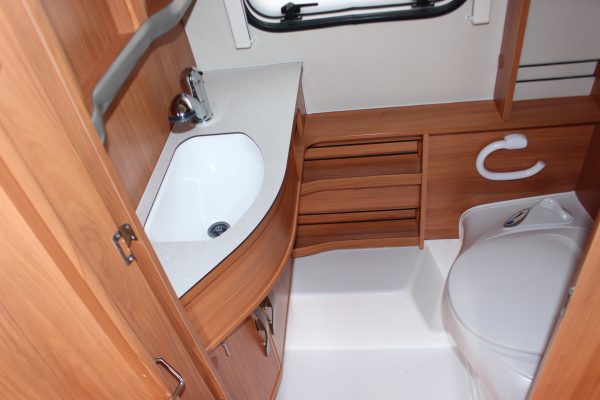 2017 Eriba Familia 320GT [10]