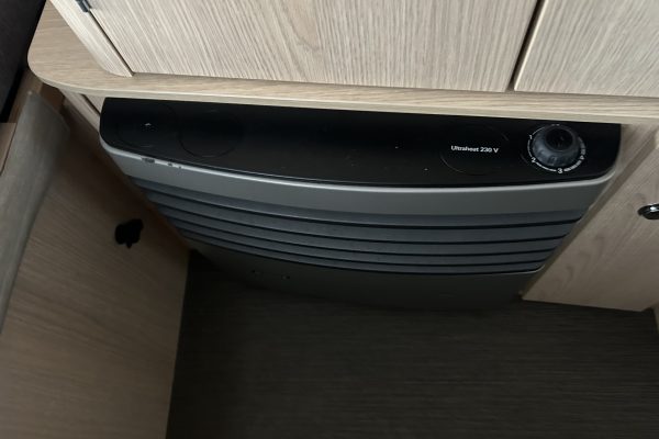 2018 Eriba Troll 530 60th Edition [11]