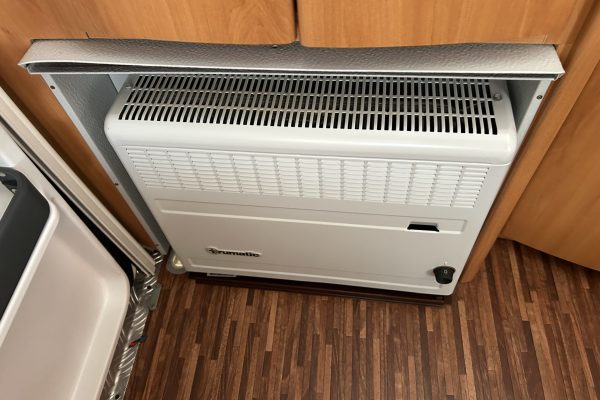 2010 Eriba Puck L 230 [6]