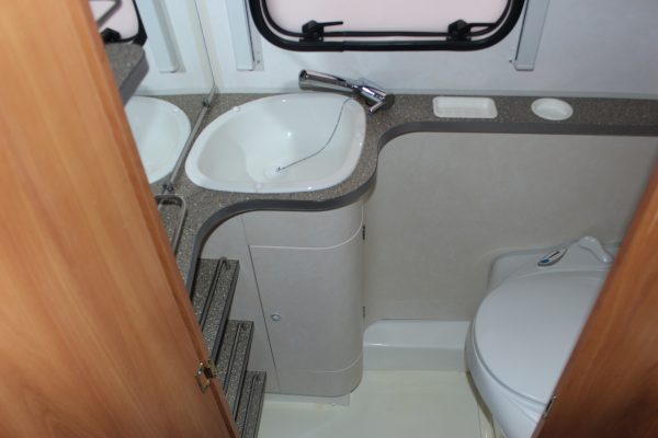 2006 Eriba Familia 320 [11]