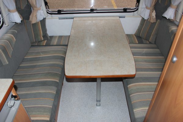 2006 Eriba Familia 320 [12]