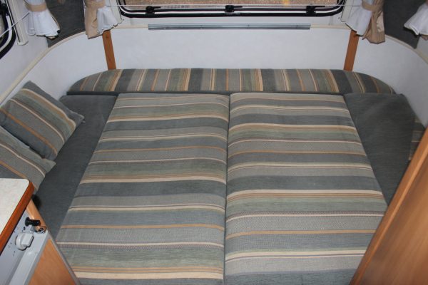 2006 Eriba Familia 320 [13]