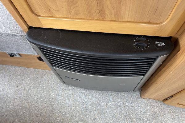 2005 Eriba Familia 320 [10]