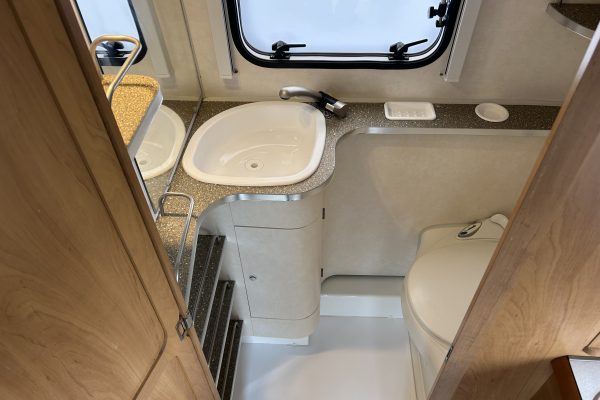 2005 Eriba Familia 320 [9]