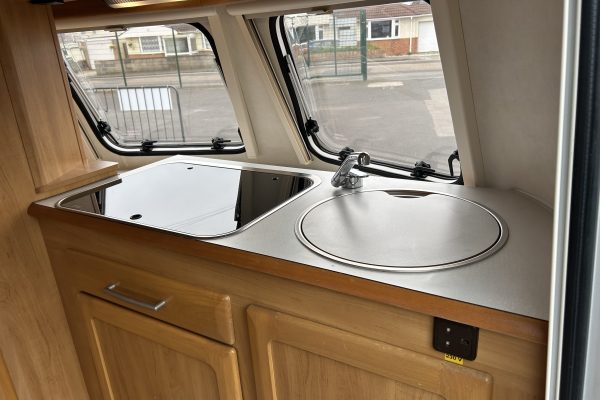 2005 Eriba Familia 320 [6]