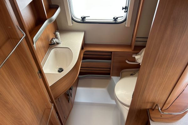 2018 Eriba Familia 320GT [10]