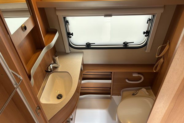 2016 Eriba Triton 430 [12]